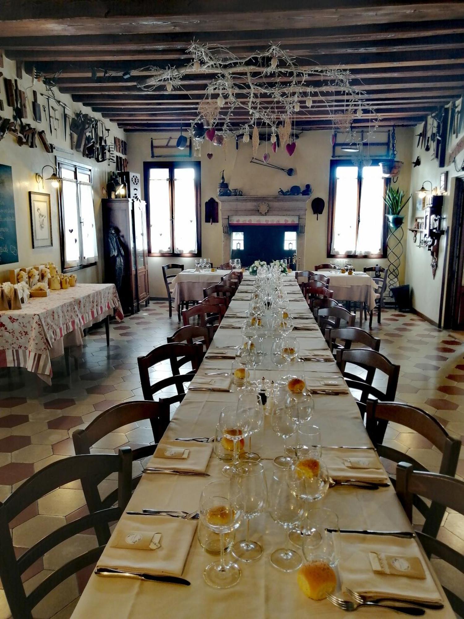 Locanda Alla Posta Cavaso Del Tomba Bagian luar foto