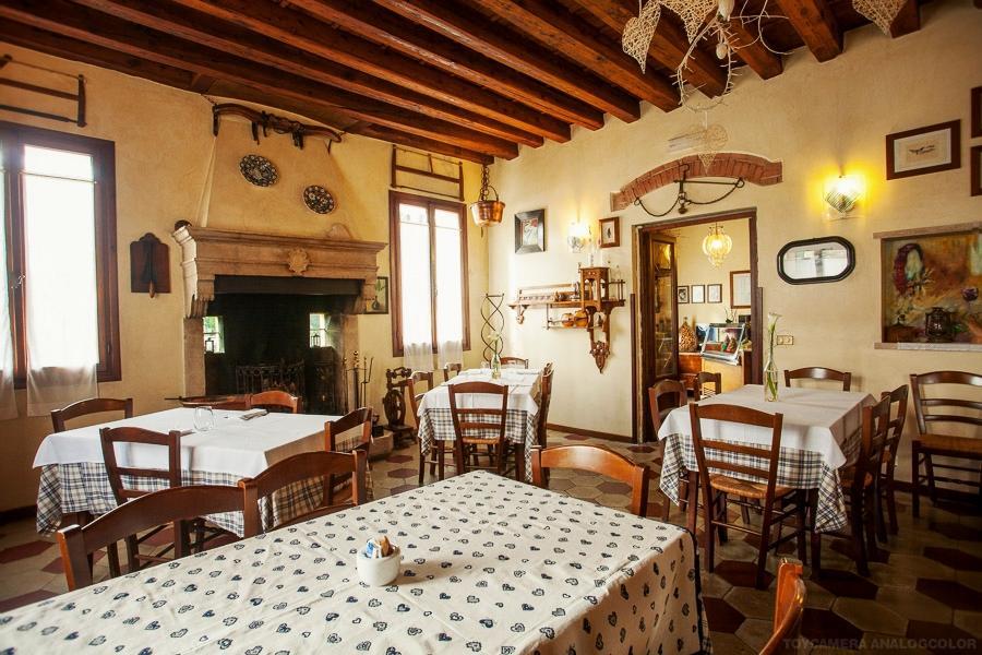 Locanda Alla Posta Cavaso Del Tomba Bagian luar foto